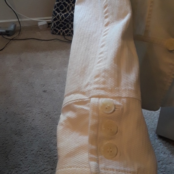 White jacket - Picture 4 of 4